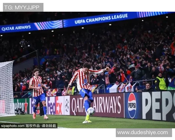 莱万带领球队再创辉煌赛季表现引发球迷热议与期待