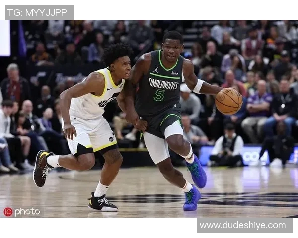 爵士队与森林狼队历史交锋回顾与战绩分析