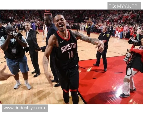 毒蛇与南湾湖人精彩对决回放赛场瞬间重温与精彩分析